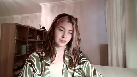 Snapshot of dremazwahlen chatting on 02-25-26, 12:59 Dia online show from 02-25-26, 12:59