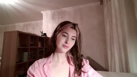 Snapshot of dremazwahlen chatting on 02-26-26, 03:55 Dia online show from 02-26-26, 03:55