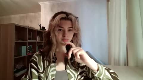 Snapshot of dremazwahlen chatting on 03-03-26, 10:43 Dia online show from 03-03-26, 10:43