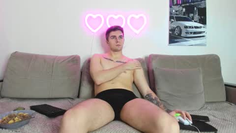 Snapshot of driftforlife chatting on 12-19-25, 01:29 driftforlife online show from 12-19-25, 01:29