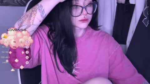 Snapshot of drillhouse_ chatting on 10-29-25, 06:15 Tara Sonny online show from 10-29-25, 06:15