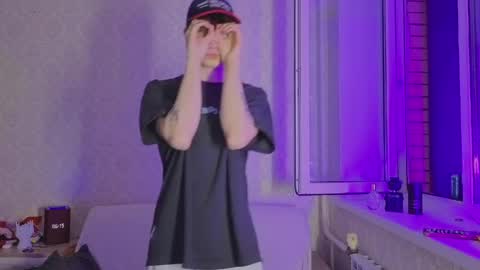 Mark online show from 04-04-26, 03:16