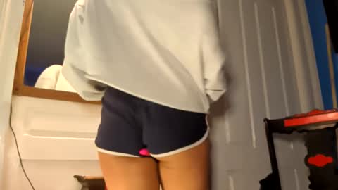 Snapshot of drippinglilygagwell chatting on 02-24-26, 02:53 drippinglilygagwell online show from 02-24-26, 02:53