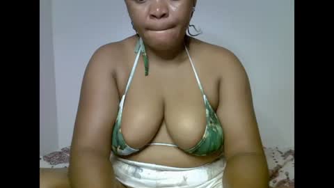 Snapshot of drippingnwet chatting on 06-17-26, 05:54 drippingnwet online show from 06-17-26, 05:54