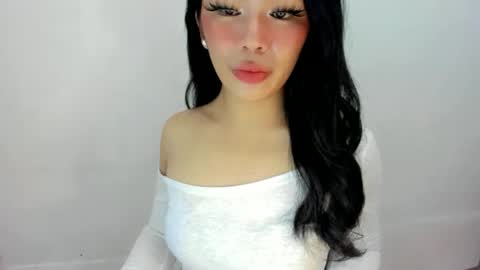 Snapshot of dripqueenxoxo chatting on 09-15-25, 08:09 miss. Erika online show from 09-15-25, 08:09