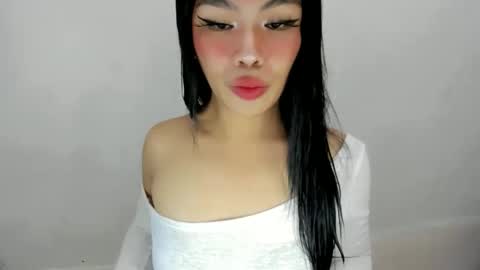 Snapshot of dripqueenxoxo chatting on 09-20-25, 07:09 miss. Erika online show from 09-20-25, 07:09