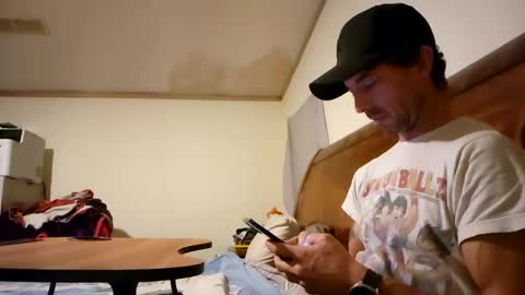 Snapshot of dritylilboy chatting on 01-26-25, 04:09 Inexperienced catfish online show from 01-26-25, 04:09