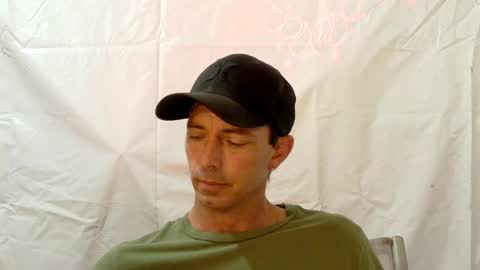 Inexperienced catfish online show from 04-30-26, 11:49