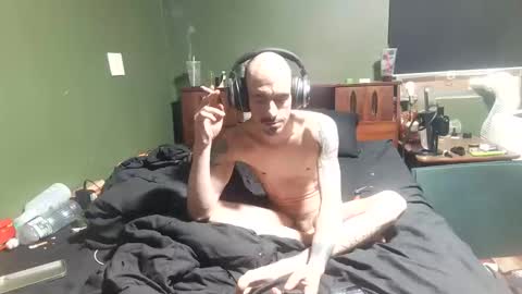 Snapshot of drkstar82 chatting on 03-01-26, 01:57 Dark Star online show from 03-01-26, 01:57