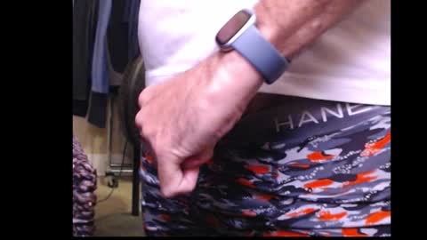 Snapshot of drmbigg chatting on 11-17-25, 10:43 Hello Hope you enjoy what you see. I love attention in dirty talk and tips thickcock edging precum dirtyTalk C2C online show from 11-17-25, 10:43