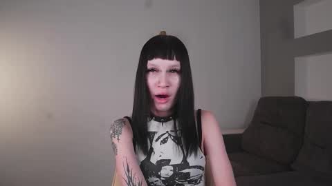 Luna online show from 11-27-25, 07:10