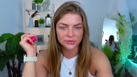 Snapshot of drunk_angel_ chatting on 02-28-26, 07:20 Donna online show from 02-28-26, 07:20