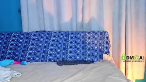 Snapshot of duamilktits chatting on 03-12-26, 08:53 duamilktits online show from 03-12-26, 08:53