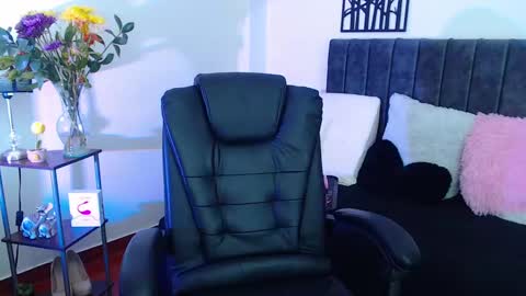 Charlotte online show from 02-26-25, 05:42