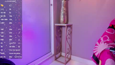 dulce__fiore07 online show from 09-16-25, 12:28