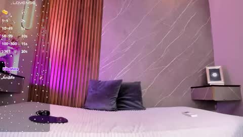 dulce__fiore07 online show from 10-21-25, 07:47