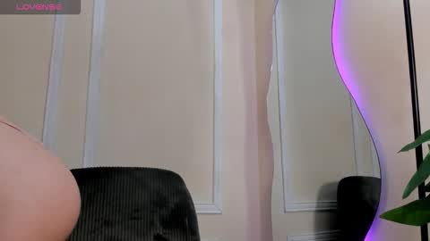 dulce__fiore07 online show from 12-01-25, 12:43