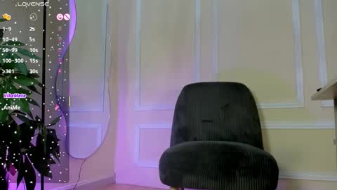 dulce__fiore07 online show from 12-05-25, 12:03