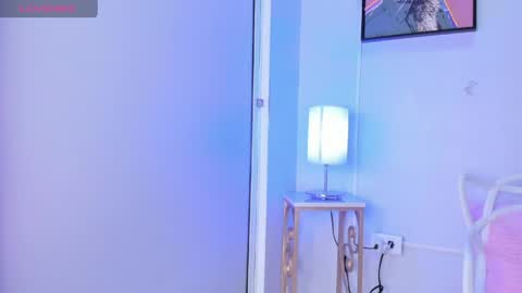 dulce__fiore07 online show from 04-24-26, 12:18