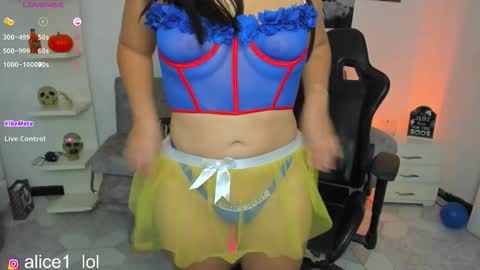Snapshot of dulce_alice_ chatting on 10-11-25, 04:05  ALICE  online show from 10-11-25, 04:05