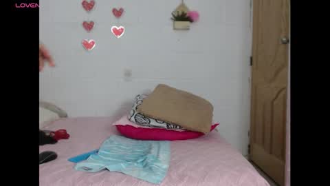 Snapshot of dulce_anita2 chatting on 11-25-25, 05:29 Anita online show from 11-25-25, 05:29