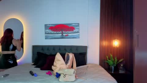 Snapshot of dulce_charlottee chatting on 05-20-26, 07:20 DULCE online show from 05-20-26, 07:20