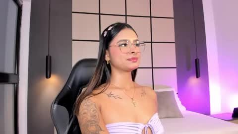 Snapshot of dulce_glow_ chatting on 05-28-26, 08:28 D U L C E online show from 05-28-26, 08:28
