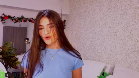 dulce_isabel_ online show from 05-25-26, 03:56
