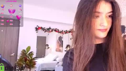dulce_isabel_ online show from 06-17-26, 03:53