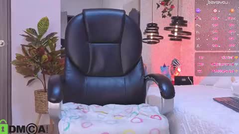 dulce_isabel_ online show from 07-07-26, 06:47