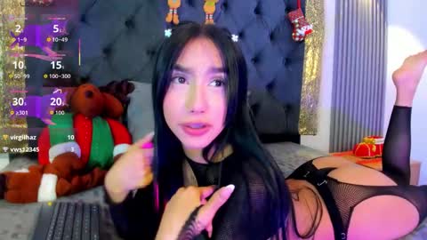 Snapshot of dulce_may chatting on 11-22-25, 04:11 Dluce May online show from 11-22-25, 04:11