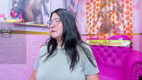 Dulce  online show from 10-18-25, 11:44