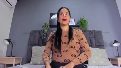 DULCE AURORA online show from 12-02-25, 11:15