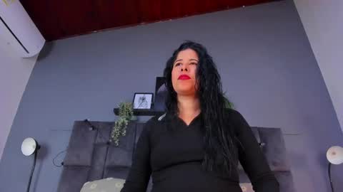 Snapshot of dulceaurora_ chatting on 05-18-26, 01:24 DULCE AURORA online show from 05-18-26, 01:24