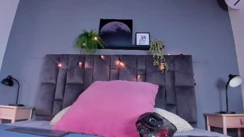 Snapshot of dulceaurora_ chatting on 06-11-26, 06:00 DULCE AURORA online show from 06-11-26, 06:00