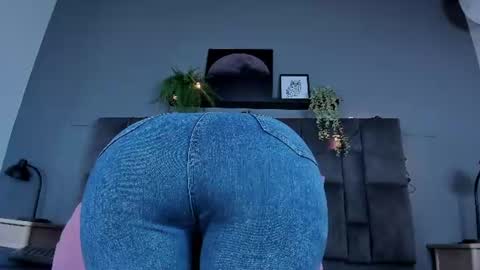 Snapshot of dulceaurora_ chatting on 06-12-26, 02:54 DULCE AURORA online show from 06-12-26, 02:54