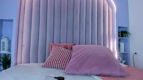 DULCE AURORA online show from 07-15-26, 02:50