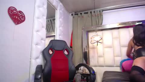 Snapshot of dulcebarbiery chatting on 12-18-25, 07:53 dulcebarbiery online show from 12-18-25, 07:53