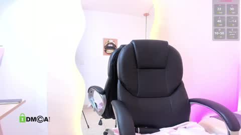 Dulce  online show from 04-15-26, 12:01