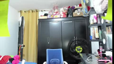 Dulce  online show from 01-10-25, 04:12