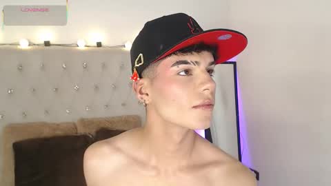 Dulcey online show from 01-15-26, 04:06