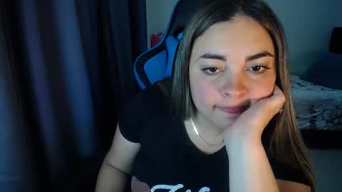 Nicole   online show from 02-03-25, 08:24