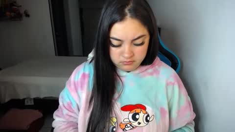 Nicole   online show from 10-05-25, 08:45