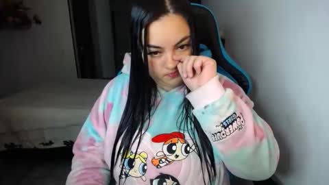 Nicole   online show from 10-06-25, 02:09