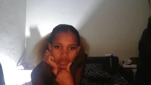 Snapshot of duochocolat chatting on 09-11-25, 09:48 Flo  aiyah online show from 09-11-25, 09:48