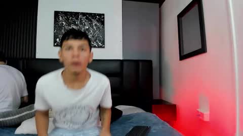 Snapshot of duolust chatting on 09-25-25, 12:09 Thomas and Noah online show from 09-25-25, 12:09