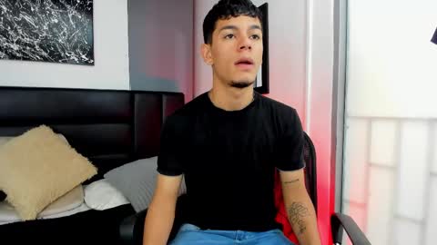 Snapshot of duolust chatting on 09-27-25, 12:21 Thomas and Noah online show from 09-27-25, 12:21