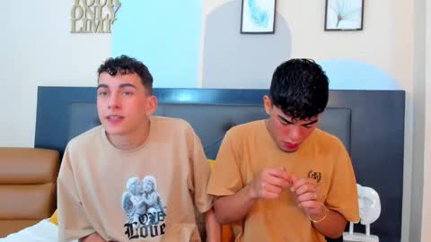 Snapshot of duolust chatting on 03-25-26, 11:27 Thomas and Noah online show from 03-25-26, 11:27