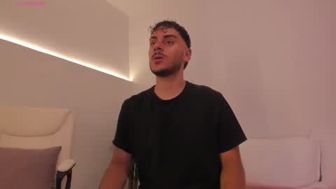 Snapshot of duonfire chatting on 12-20-25, 04:30 duonfire online show from 12-20-25, 04:30