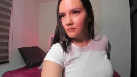 Snapshot of duqueza4you chatting on 02-18-25, 01:43 Katia online show from 02-18-25, 01:43